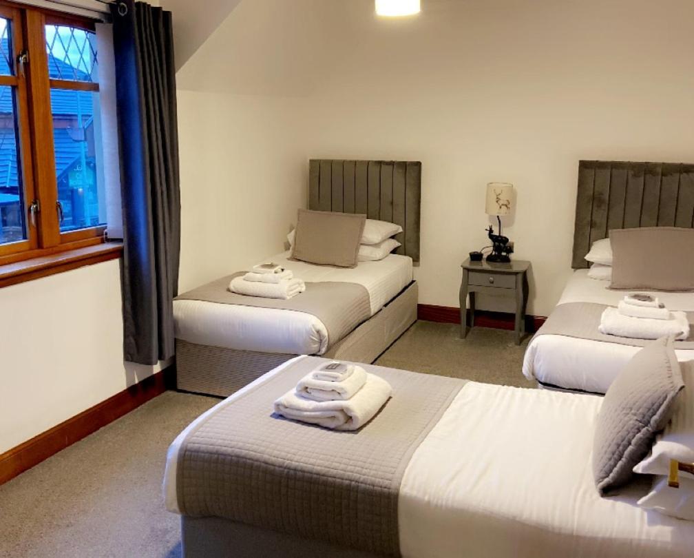Victoria House Bed And Breakfast Форт Уилям Екстериор снимка